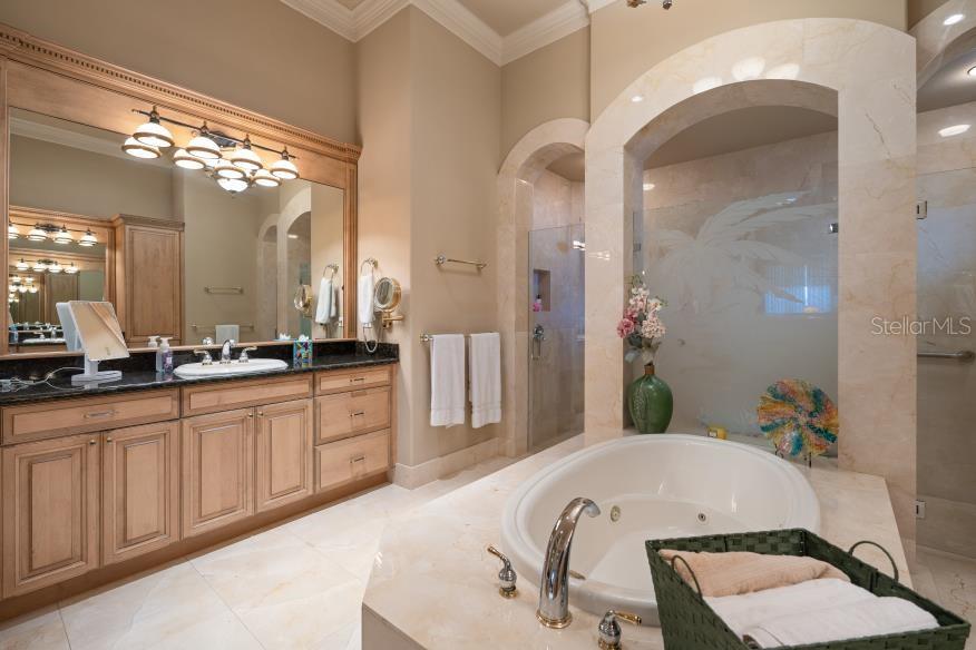 841 PONCE DE LEON Dr ST PETERSBURG, FL 33715