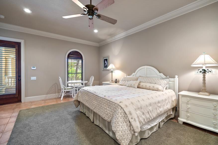 841 PONCE DE LEON Dr ST PETERSBURG, FL 33715