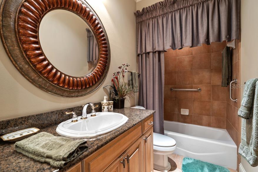 841 PONCE DE LEON Dr ST PETERSBURG, FL 33715