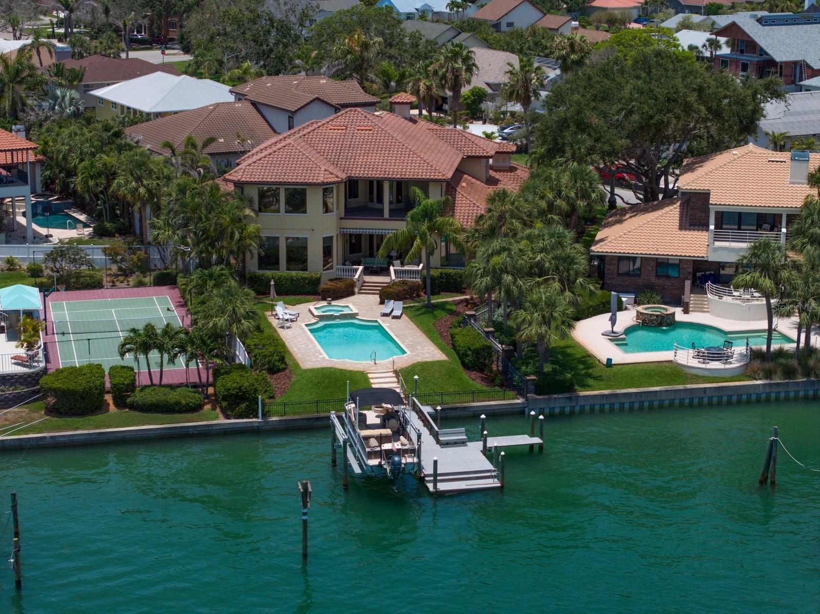 841 PONCE DE LEON Dr ST PETERSBURG, FL 33715