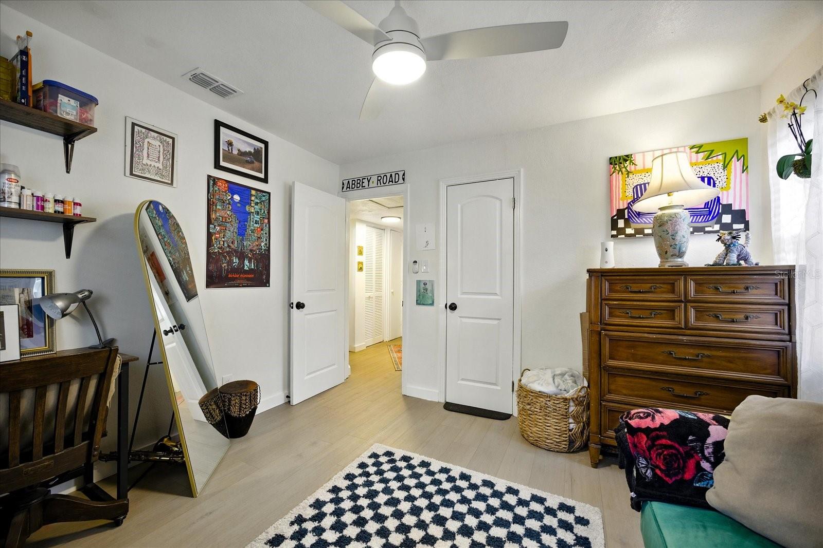 1466 15TH St ST PETERSBURG, FL 33705