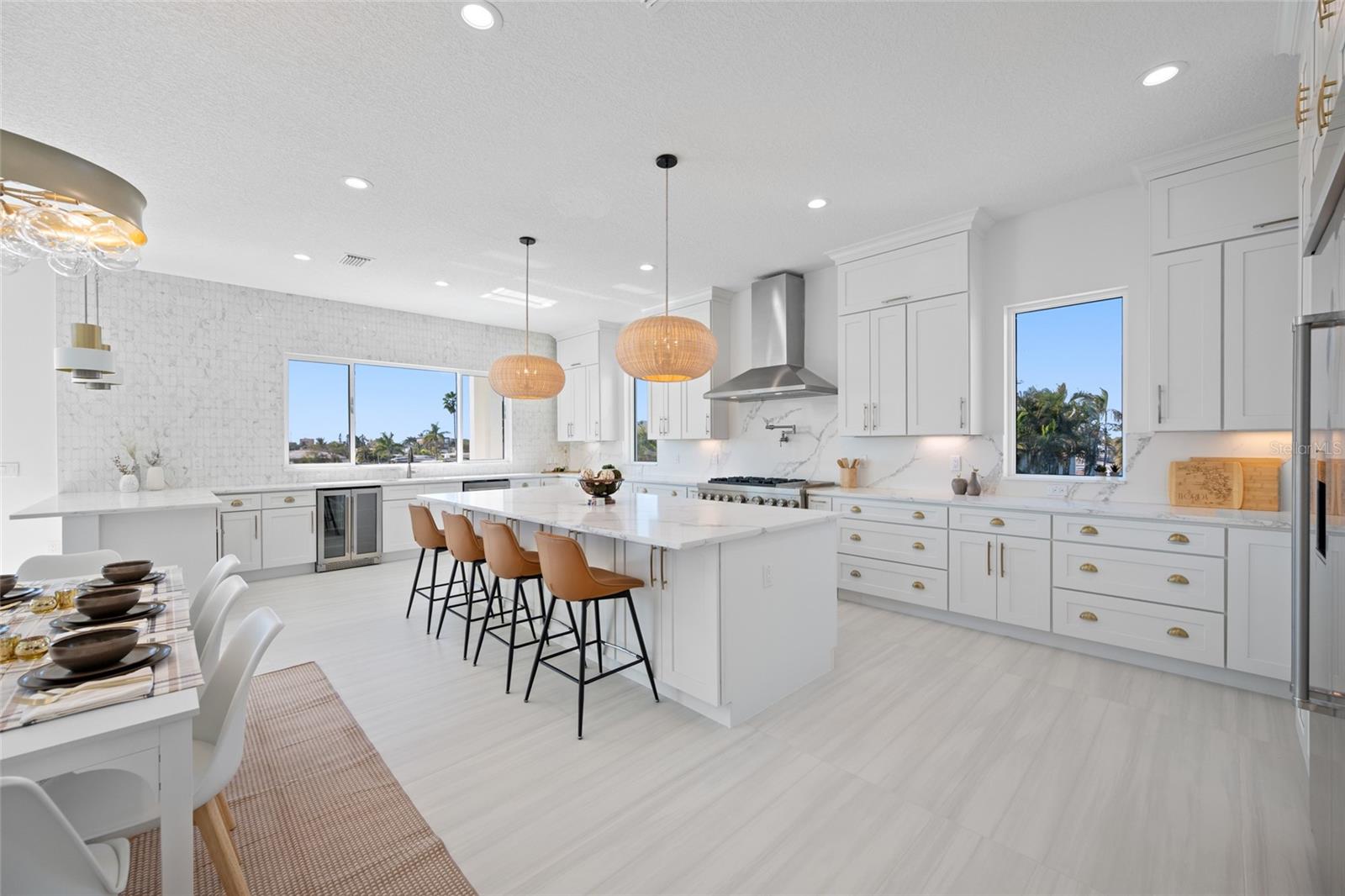 11460 7TH St TREASURE ISLAND, FL 33706