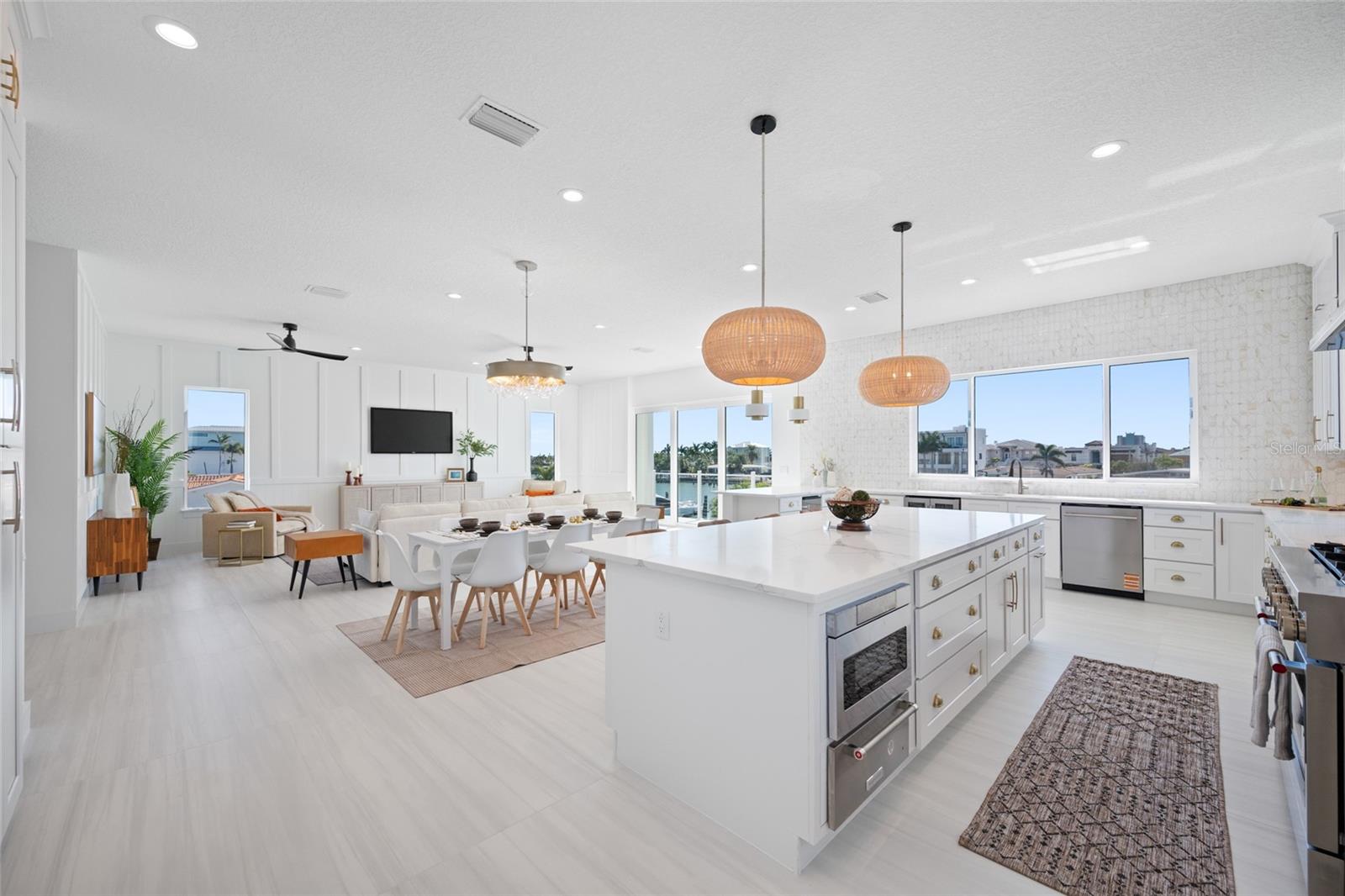 11460 7TH St TREASURE ISLAND, FL 33706