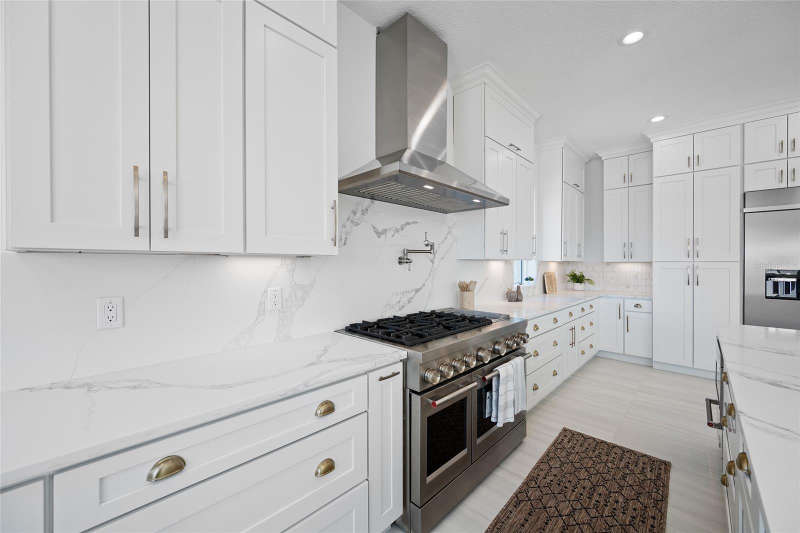 11460 7TH St TREASURE ISLAND, FL 33706