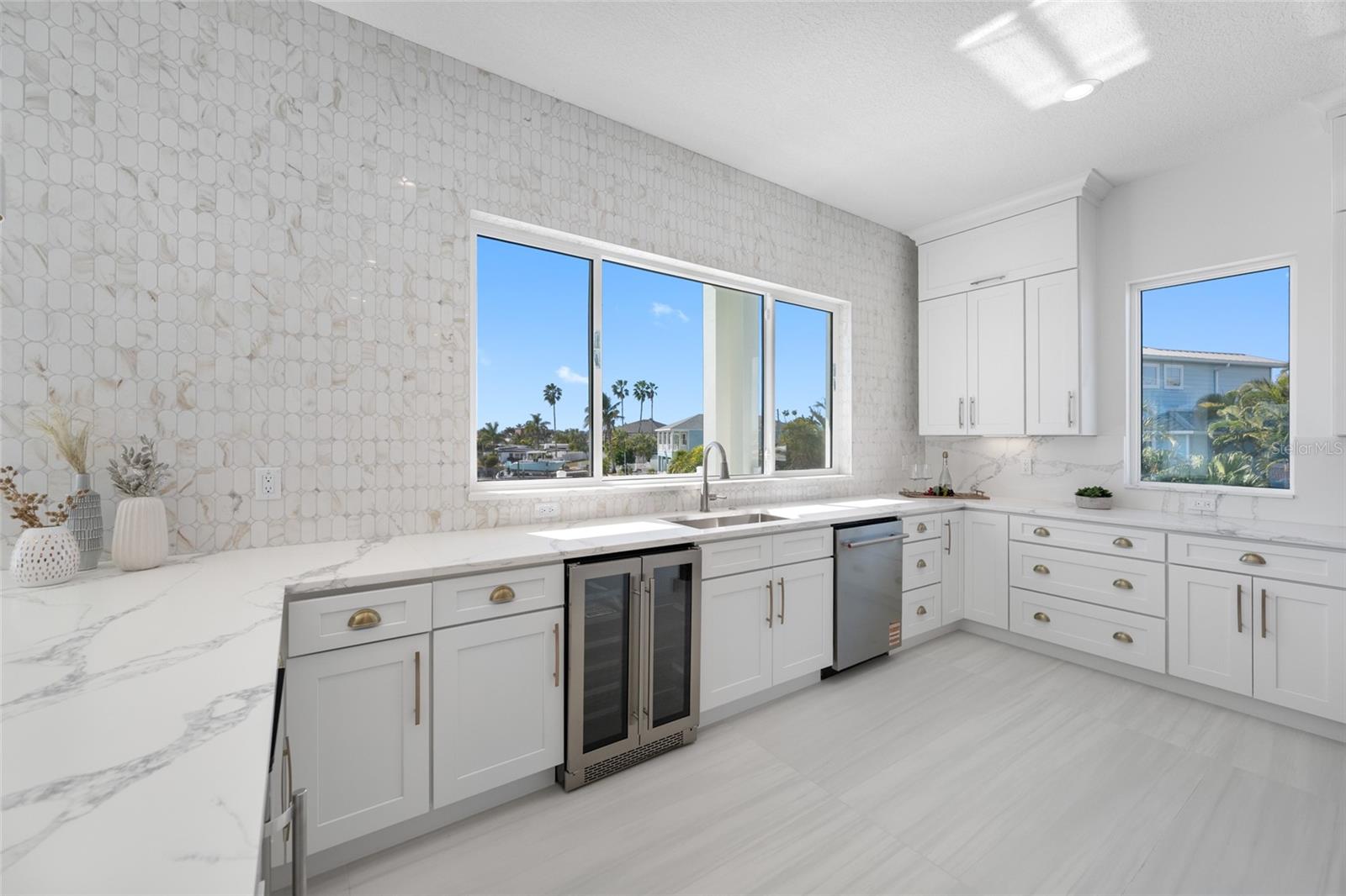 11460 7TH St TREASURE ISLAND, FL 33706