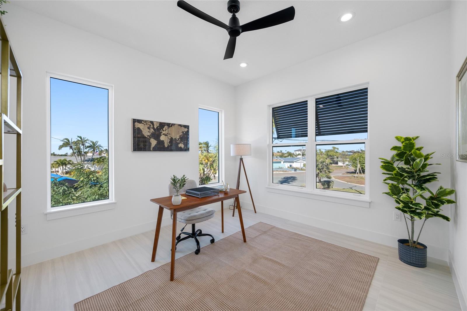 11460 7TH St TREASURE ISLAND, FL 33706