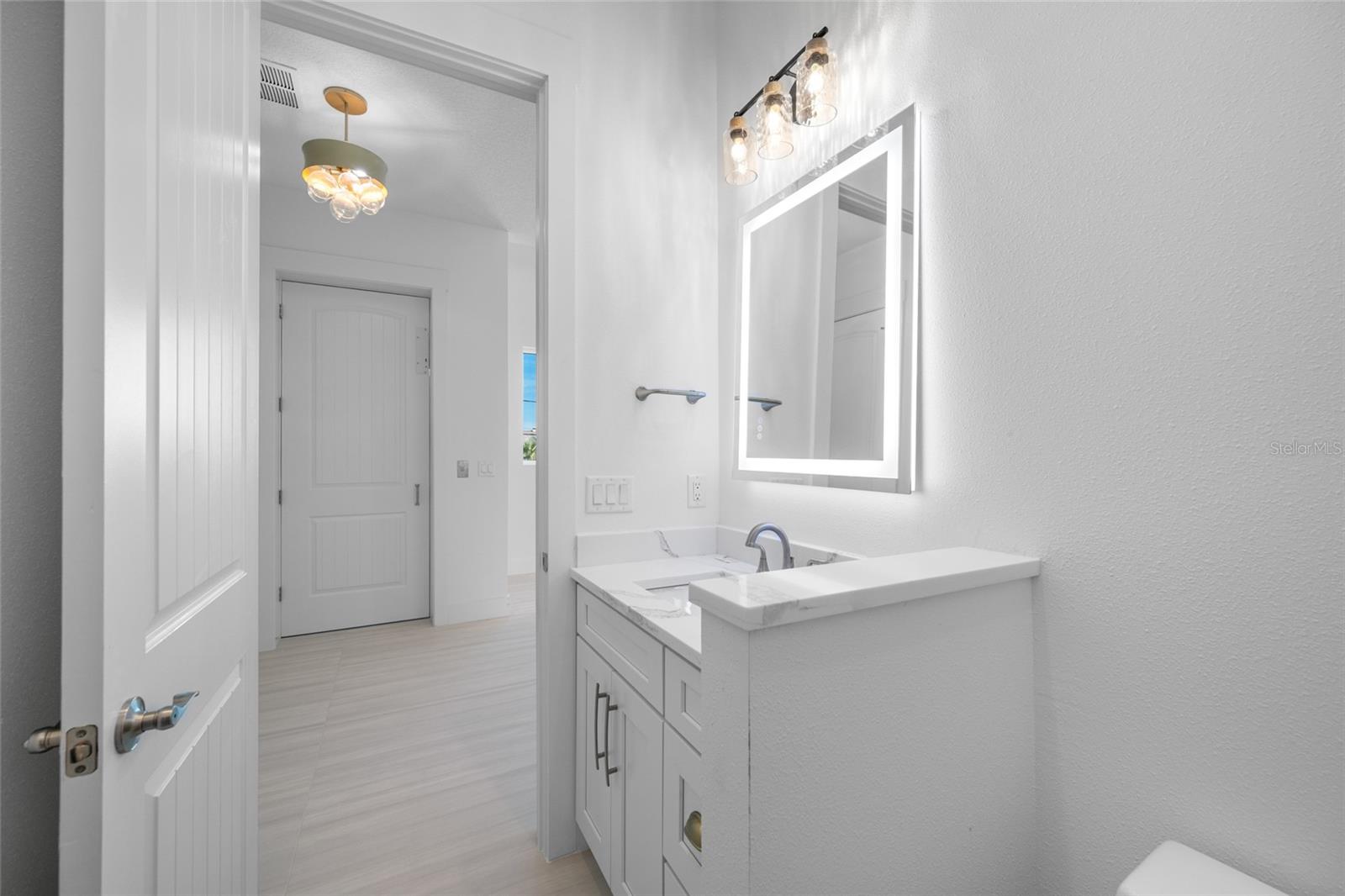 11460 7TH St TREASURE ISLAND, FL 33706