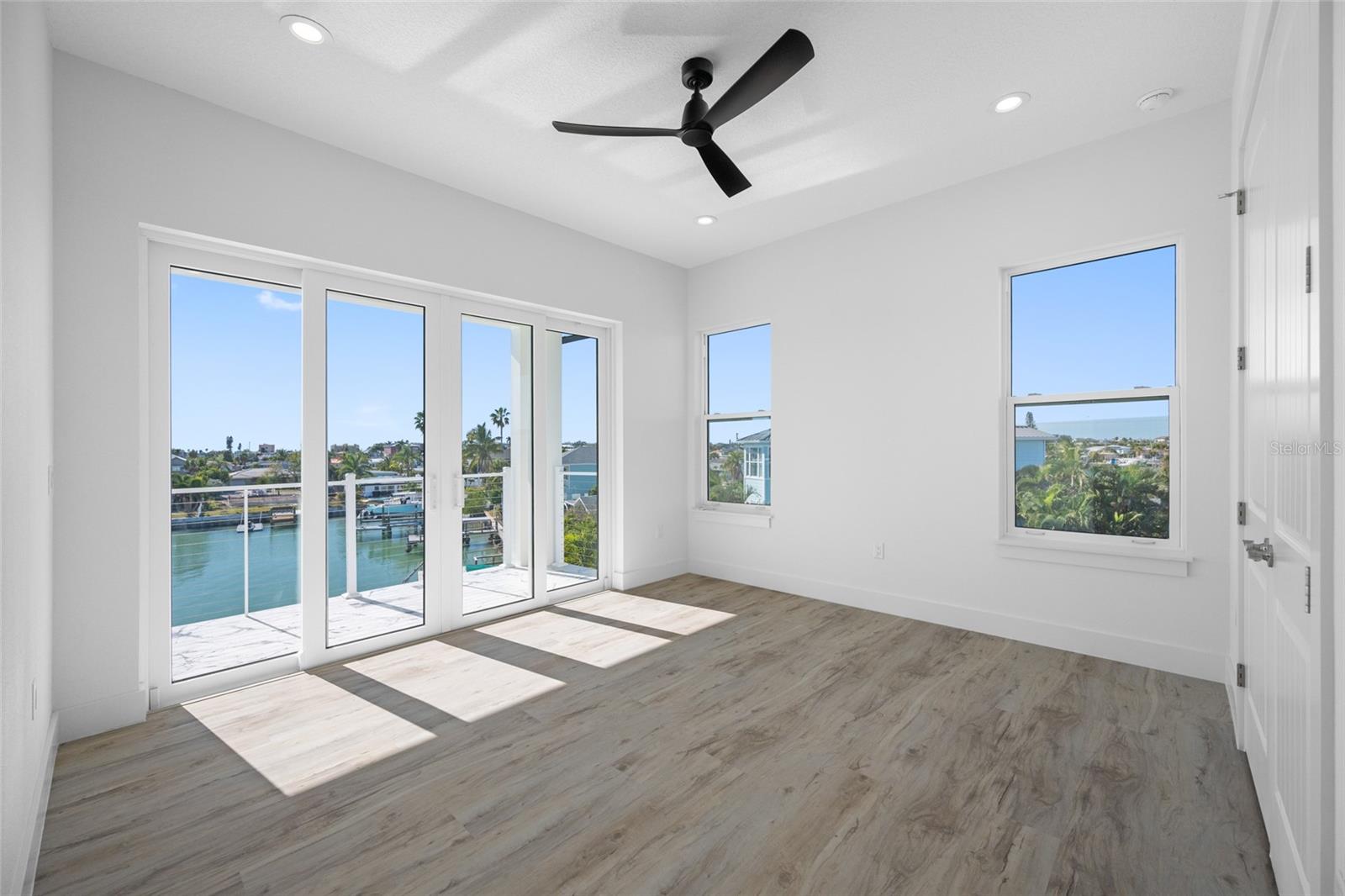 11460 7TH St TREASURE ISLAND, FL 33706