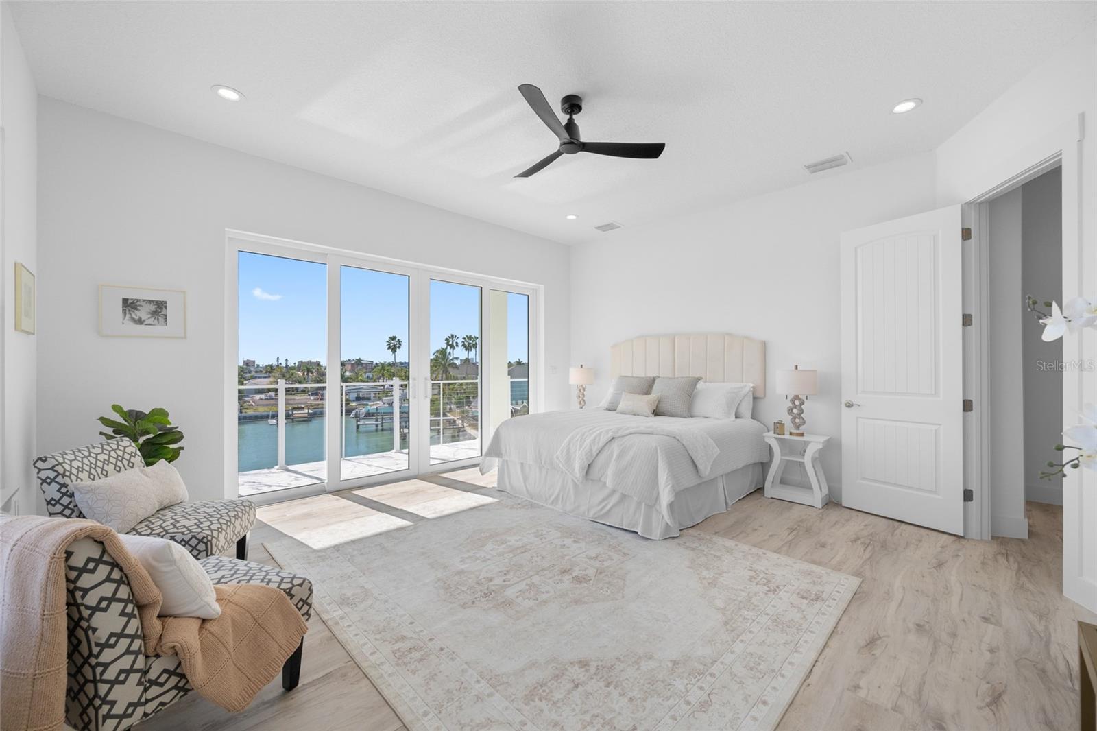 11460 7TH St TREASURE ISLAND, FL 33706