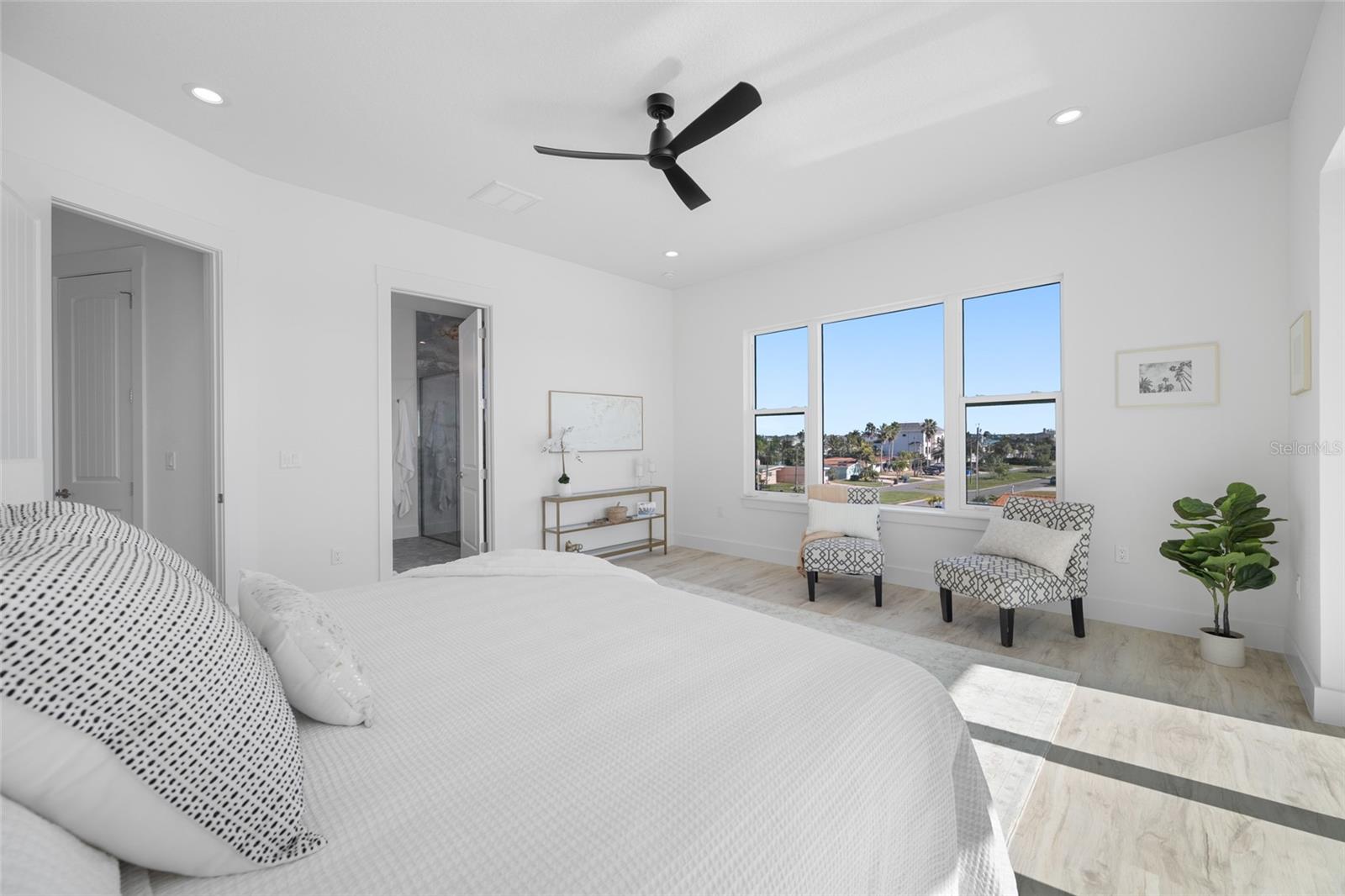 11460 7TH St TREASURE ISLAND, FL 33706