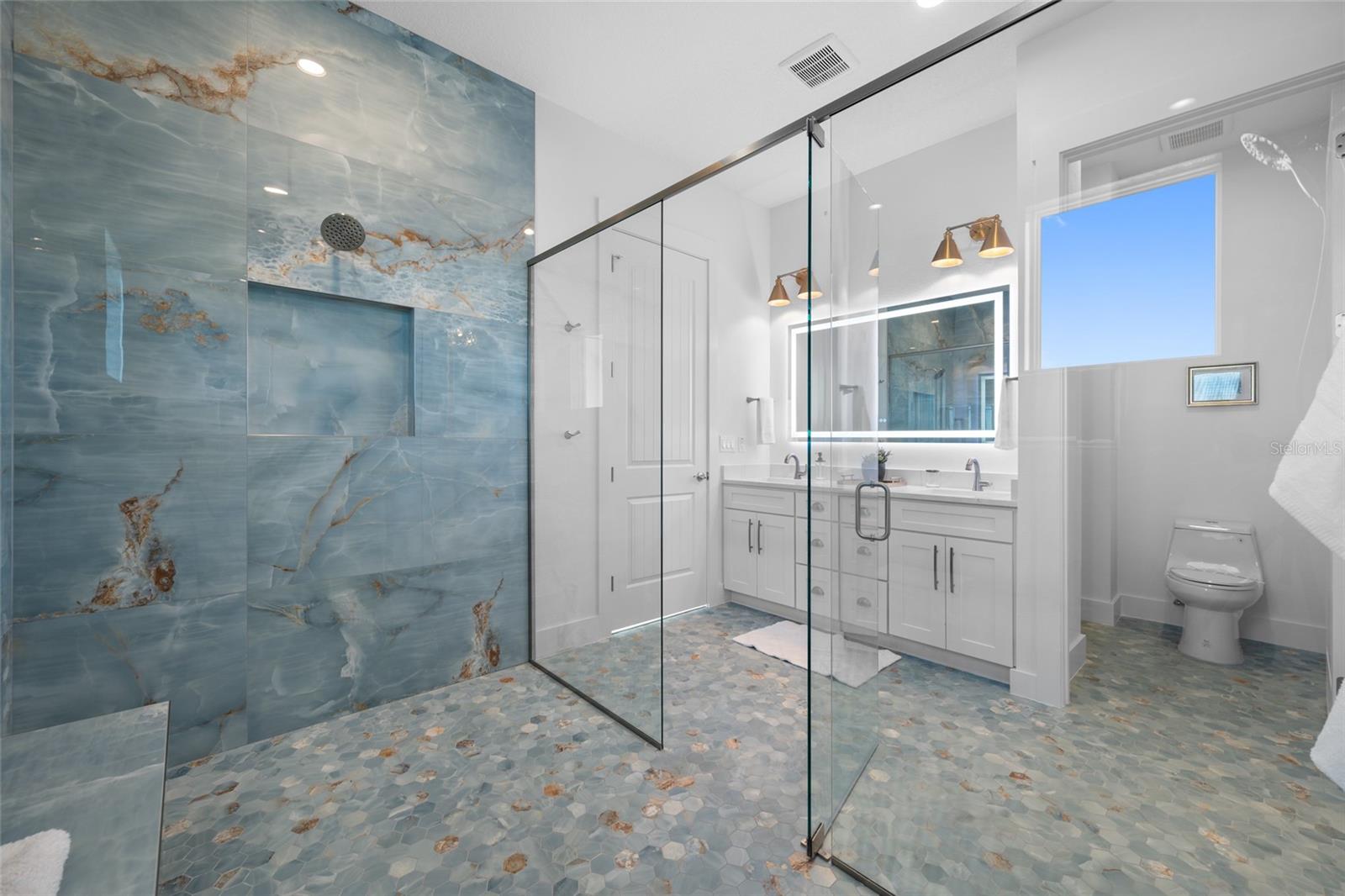 11460 7TH St TREASURE ISLAND, FL 33706