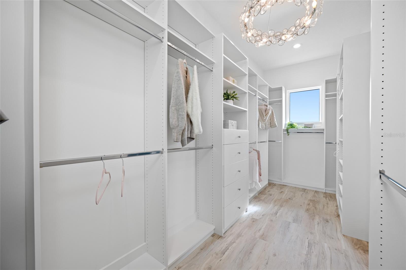 11460 7TH St TREASURE ISLAND, FL 33706