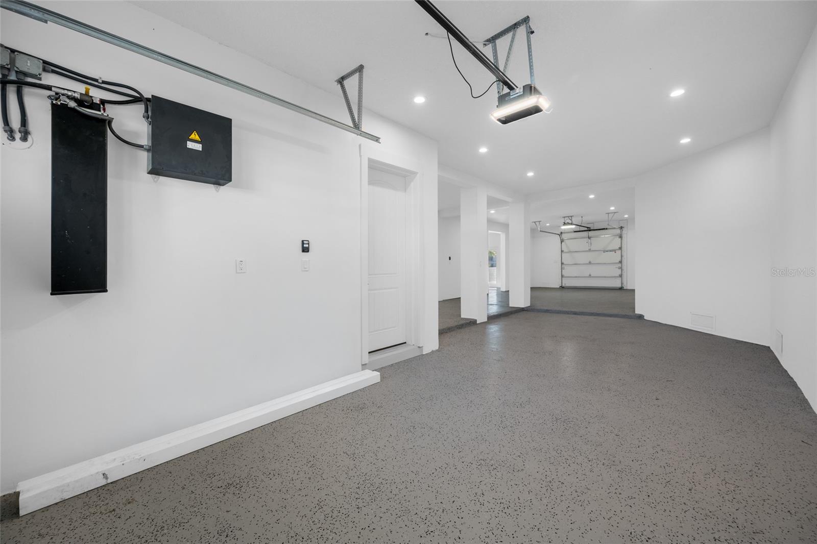 11460 7TH St TREASURE ISLAND, FL 33706