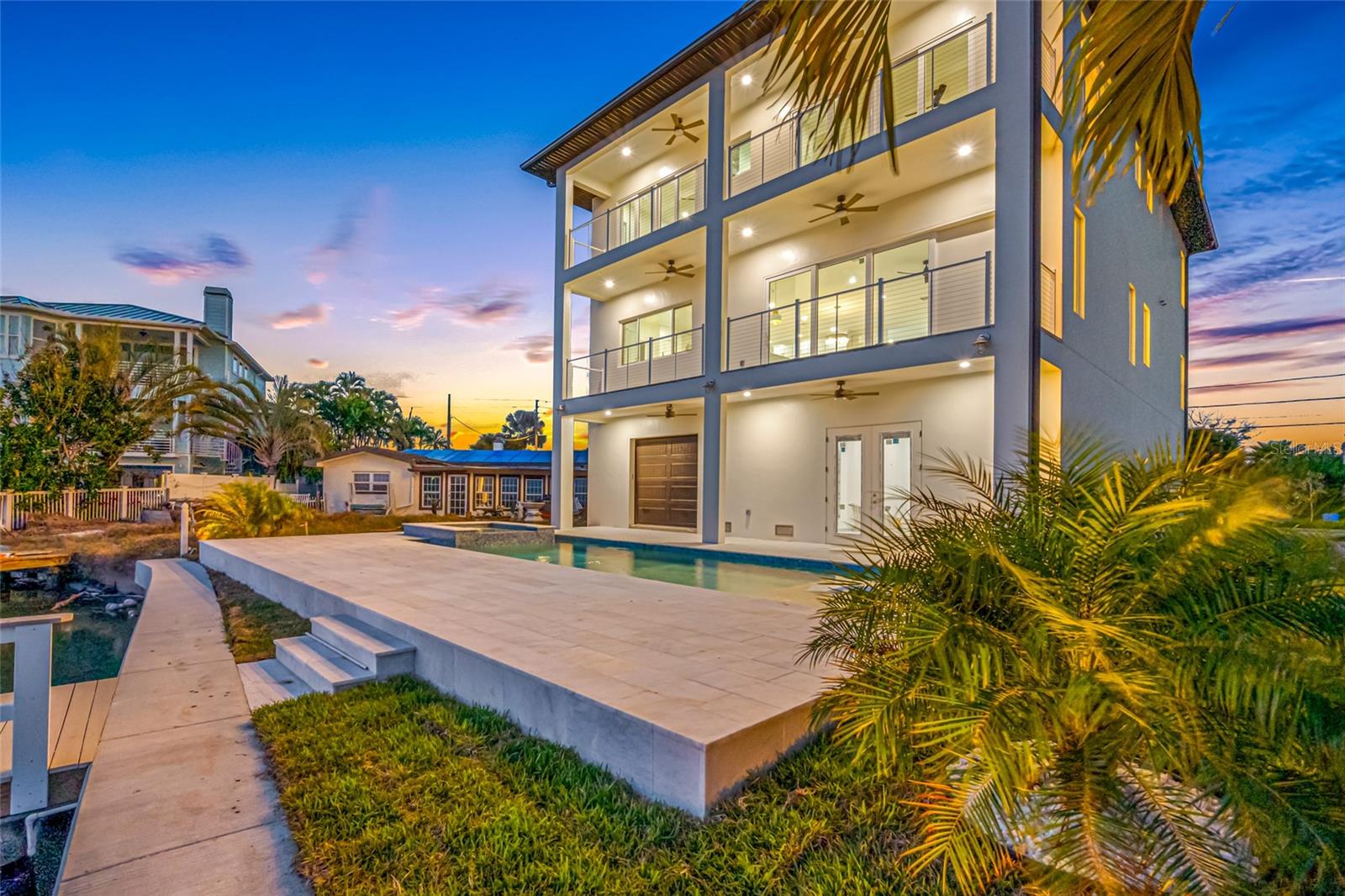 11460 7TH St TREASURE ISLAND, FL 33706