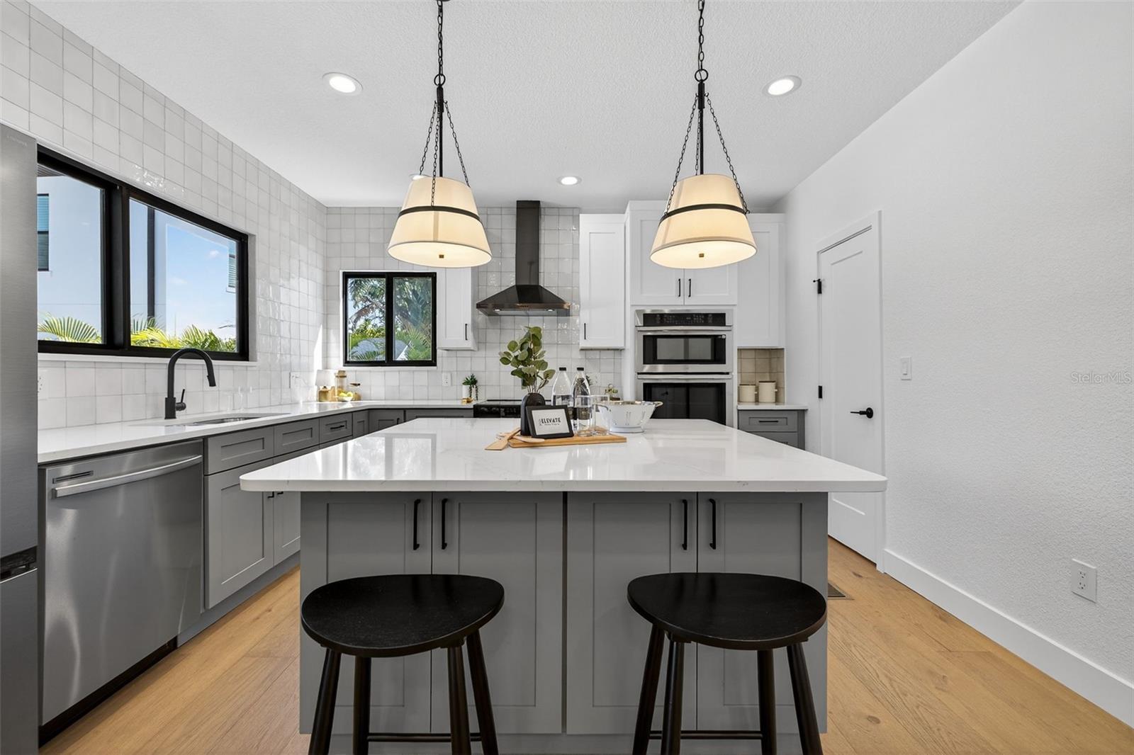 159 17TH Ave ST PETERSBURG, FL 33704