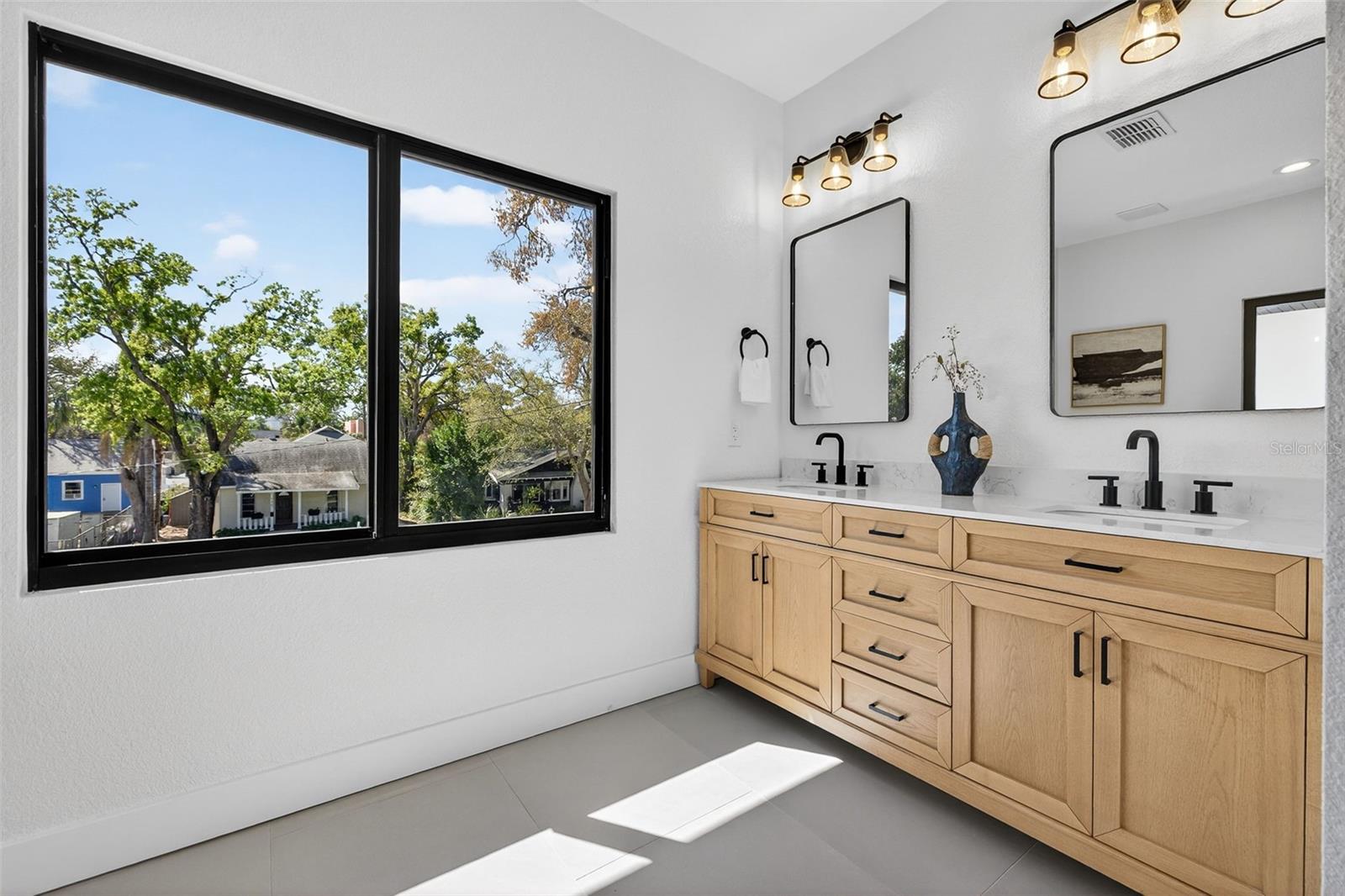 159 17TH Ave ST PETERSBURG, FL 33704