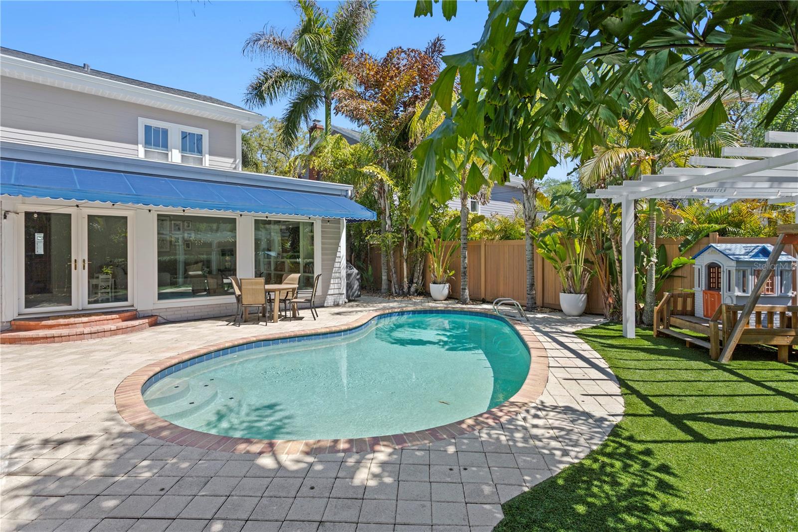 2810 W MORRISON Ave TAMPA, FL 33629