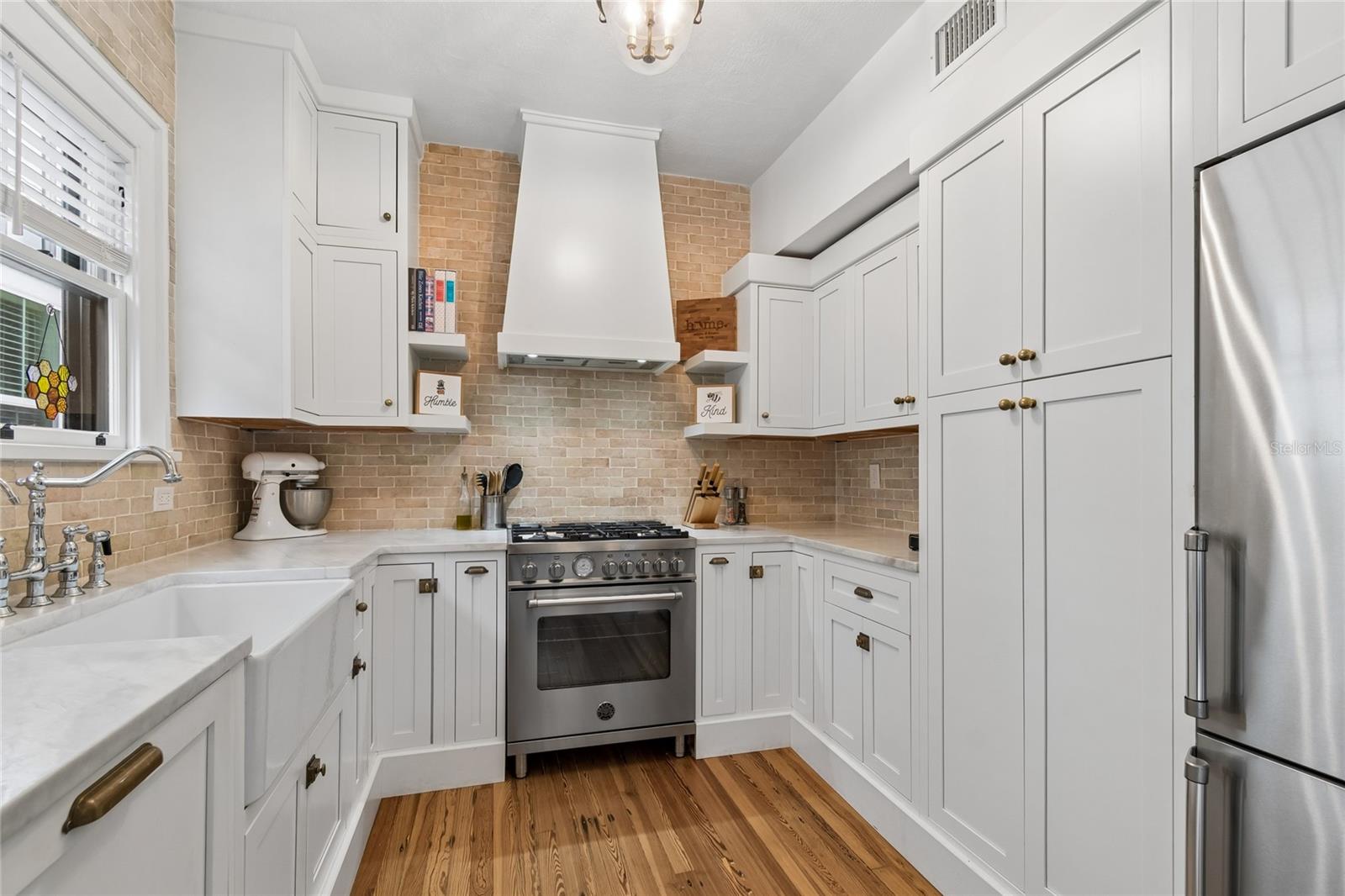 1126 16TH Ave ST PETERSBURG, FL 33704