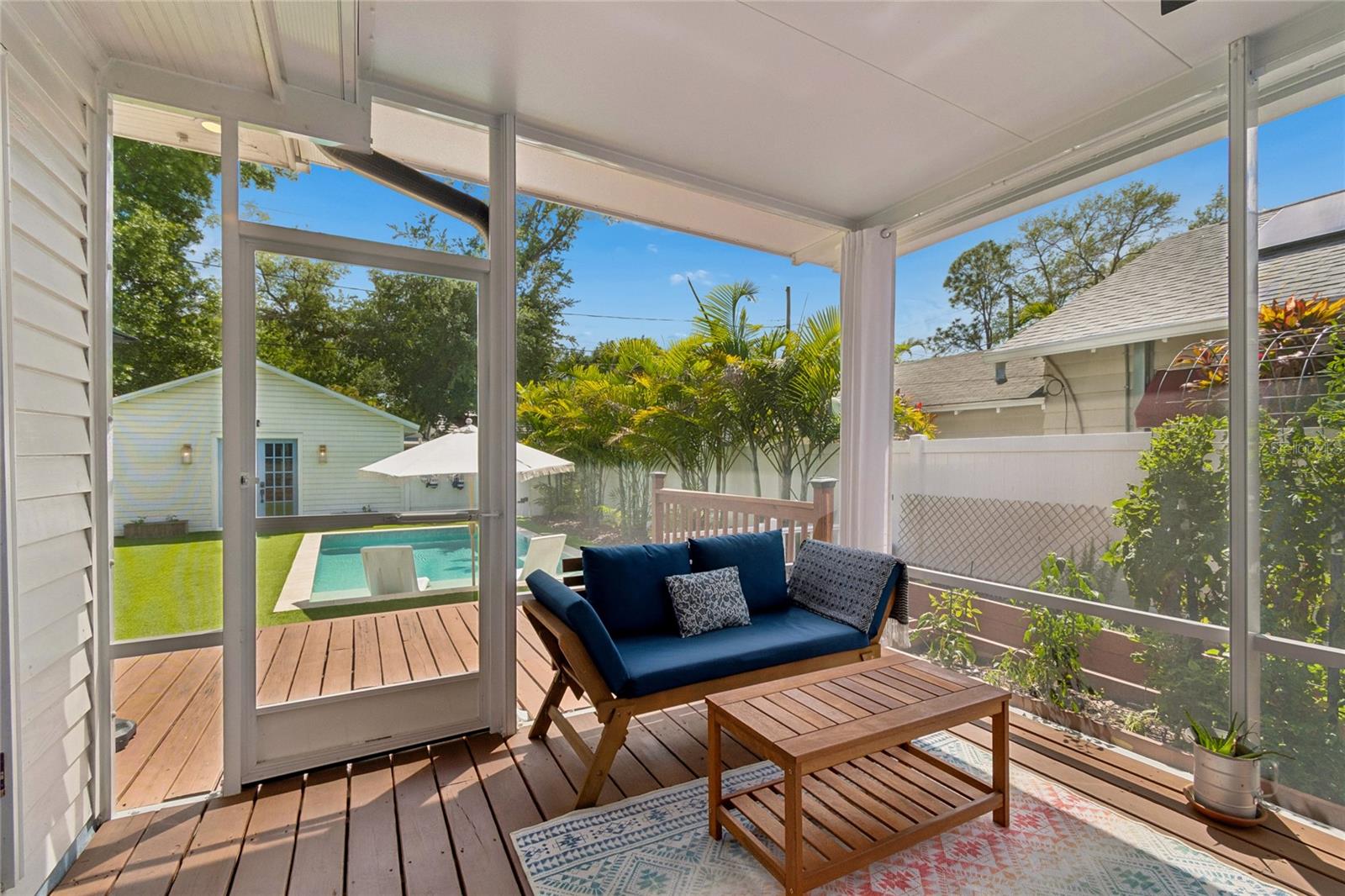 1126 16TH Ave ST PETERSBURG, FL 33704