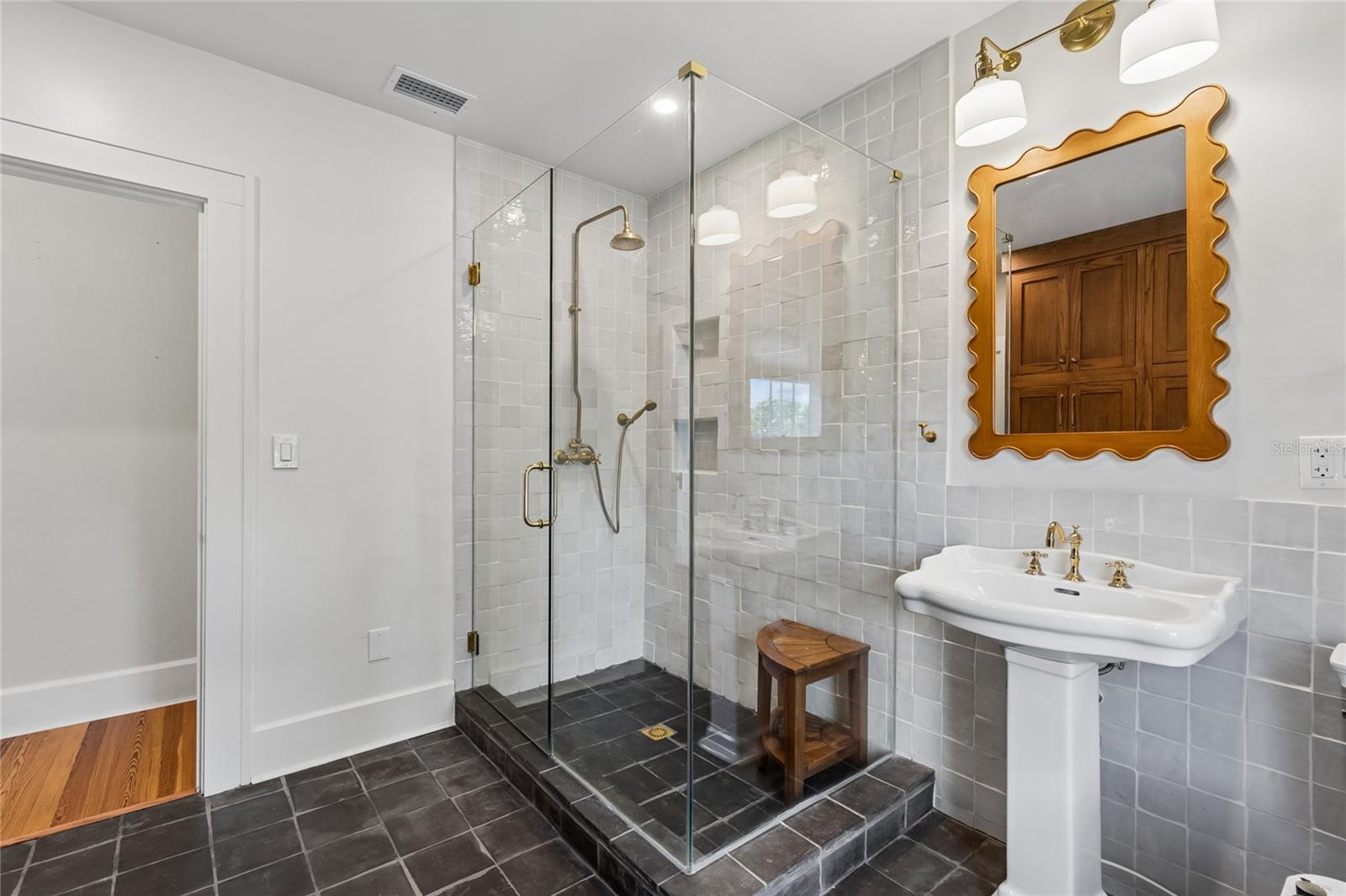 1126 16TH Ave ST PETERSBURG, FL 33704