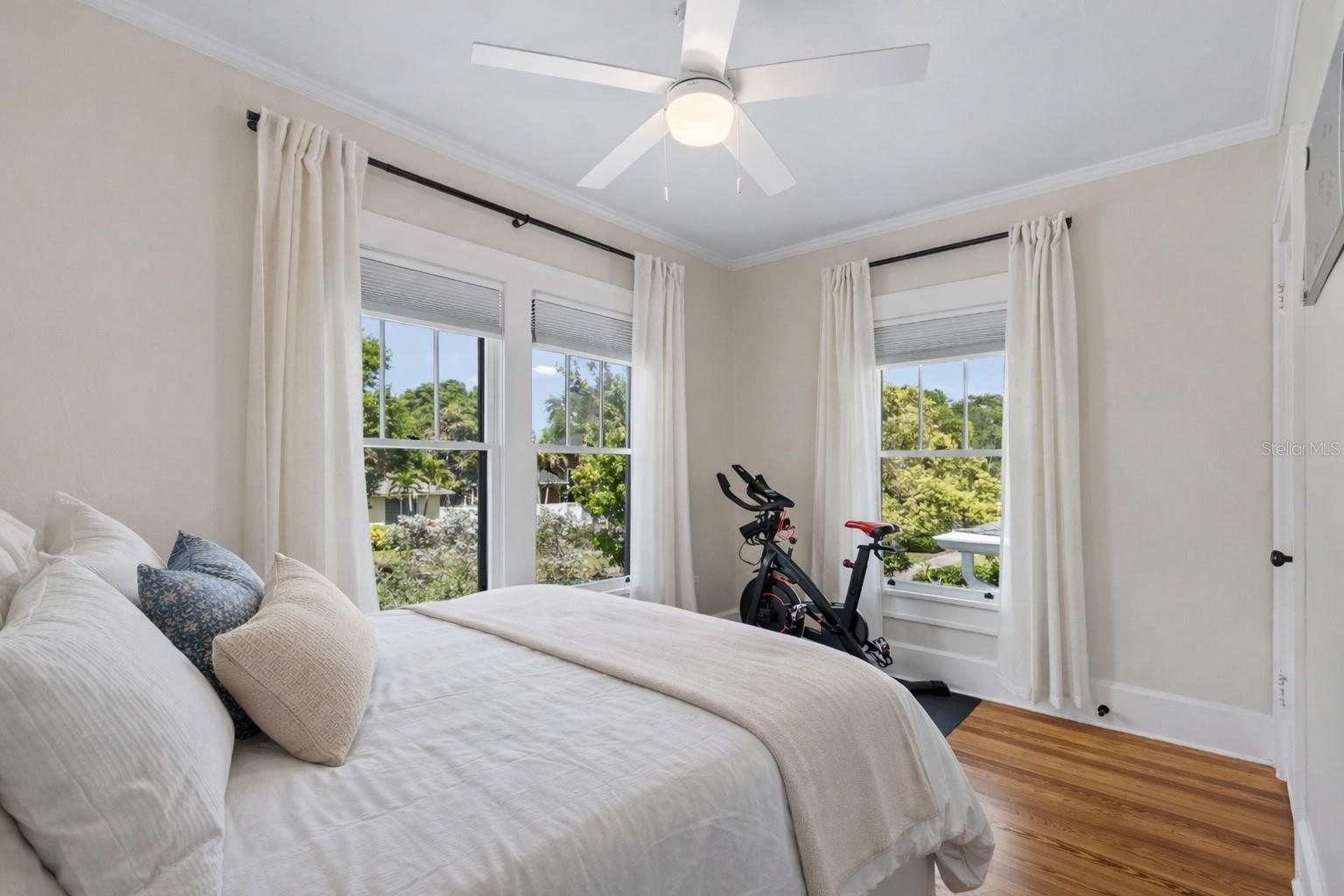 1126 16TH Ave ST PETERSBURG, FL 33704