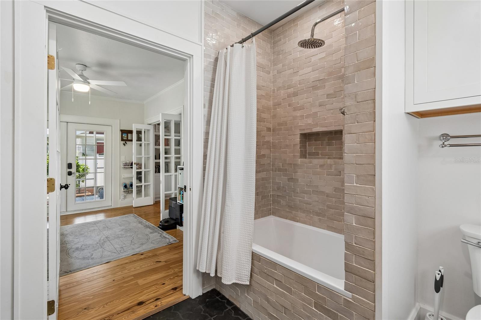 1126 16TH Ave ST PETERSBURG, FL 33704