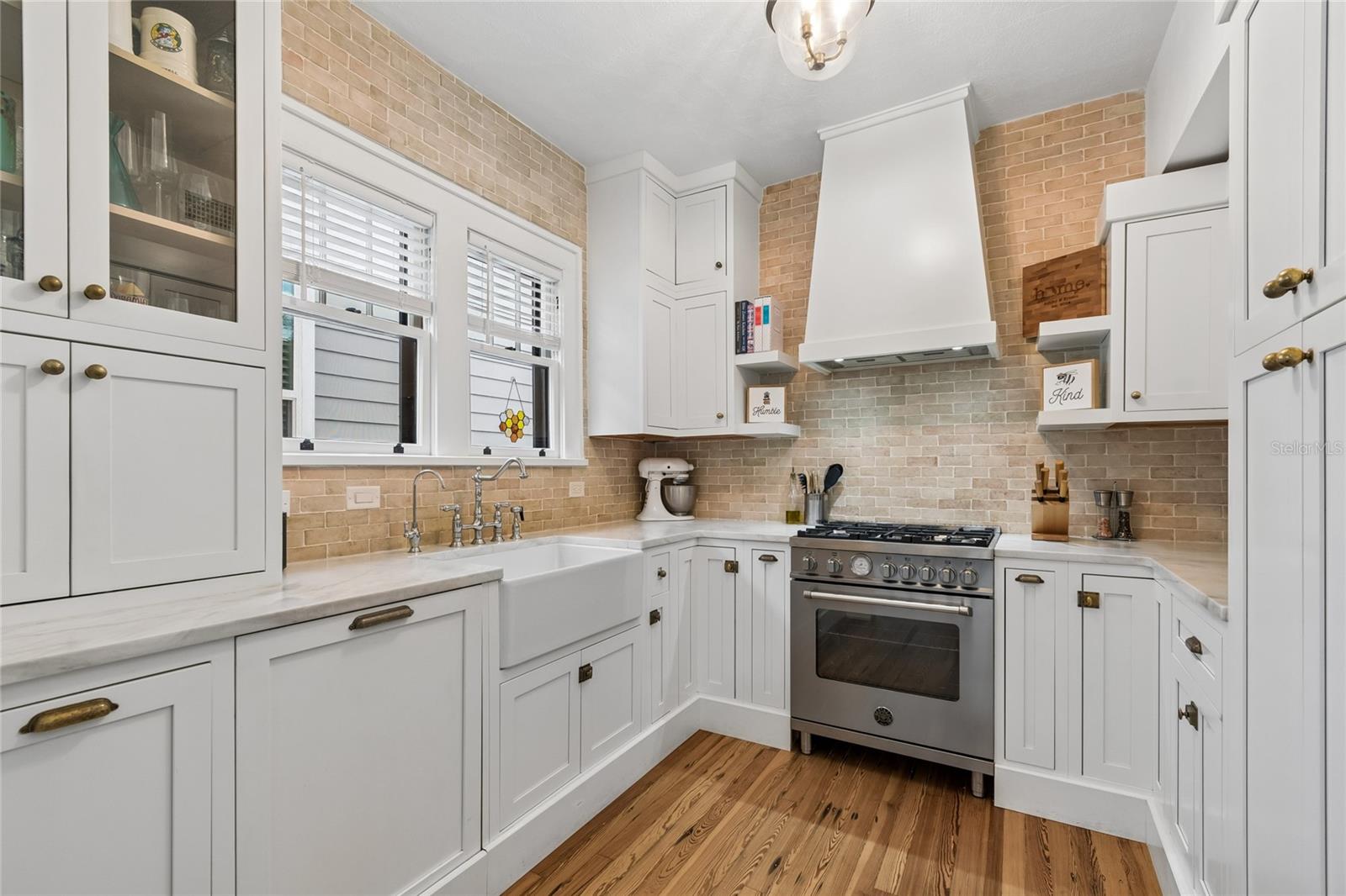 1126 16TH Ave ST PETERSBURG, FL 33704