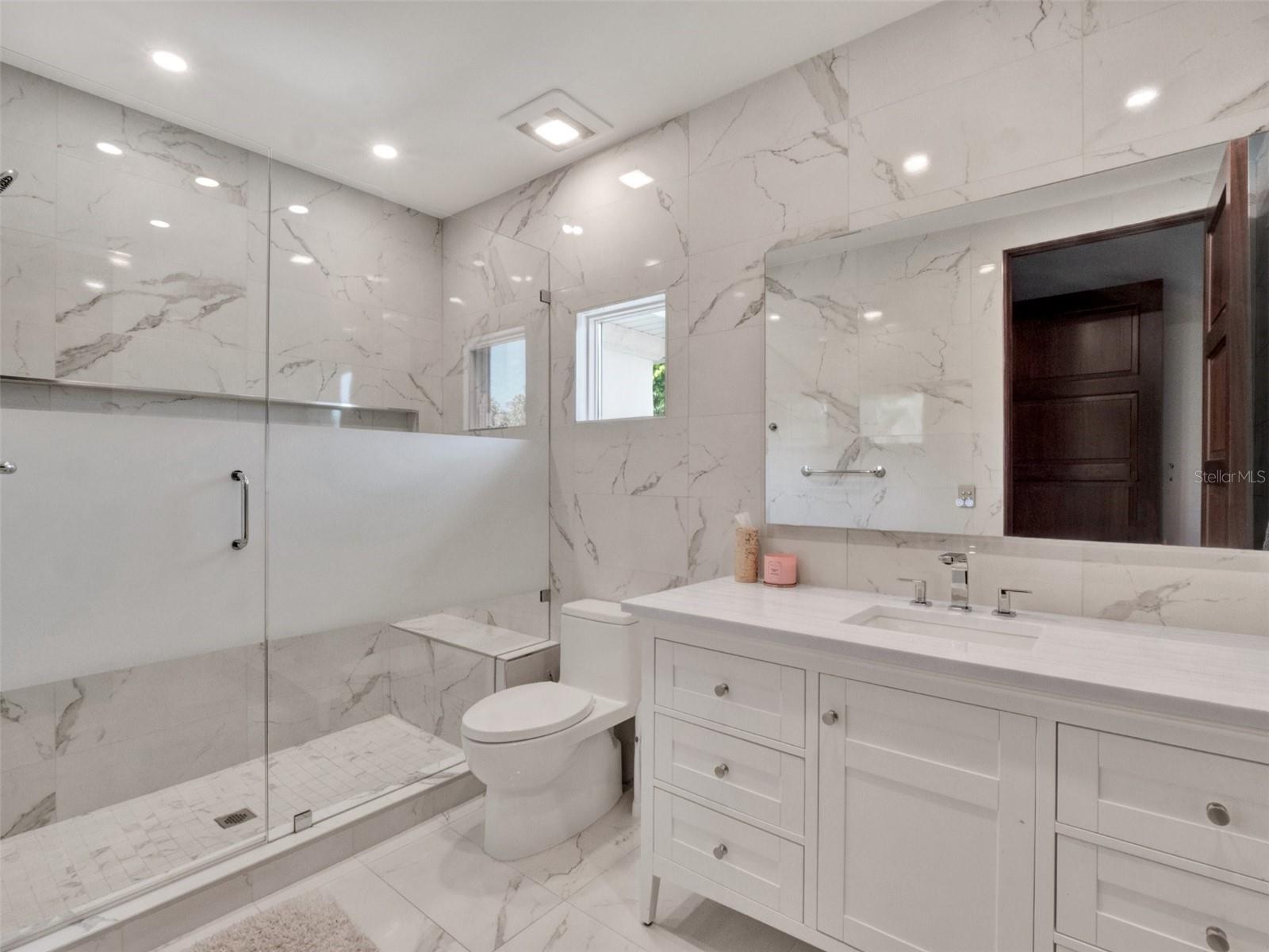 6137 GROSVENOR Shr Dr WINDERMERE, FL 34786