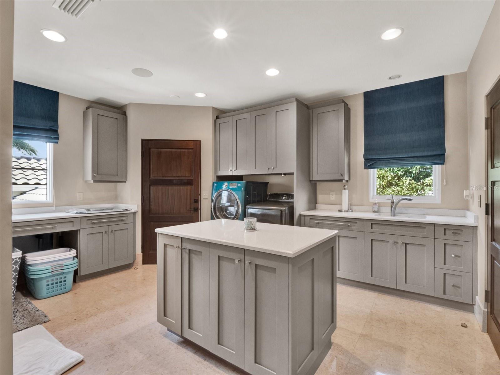 6137 GROSVENOR Shr Dr WINDERMERE, FL 34786