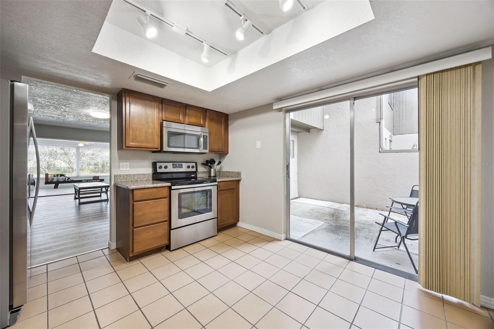 136 TERIWOOD Ct FERN PARK, FL 32730