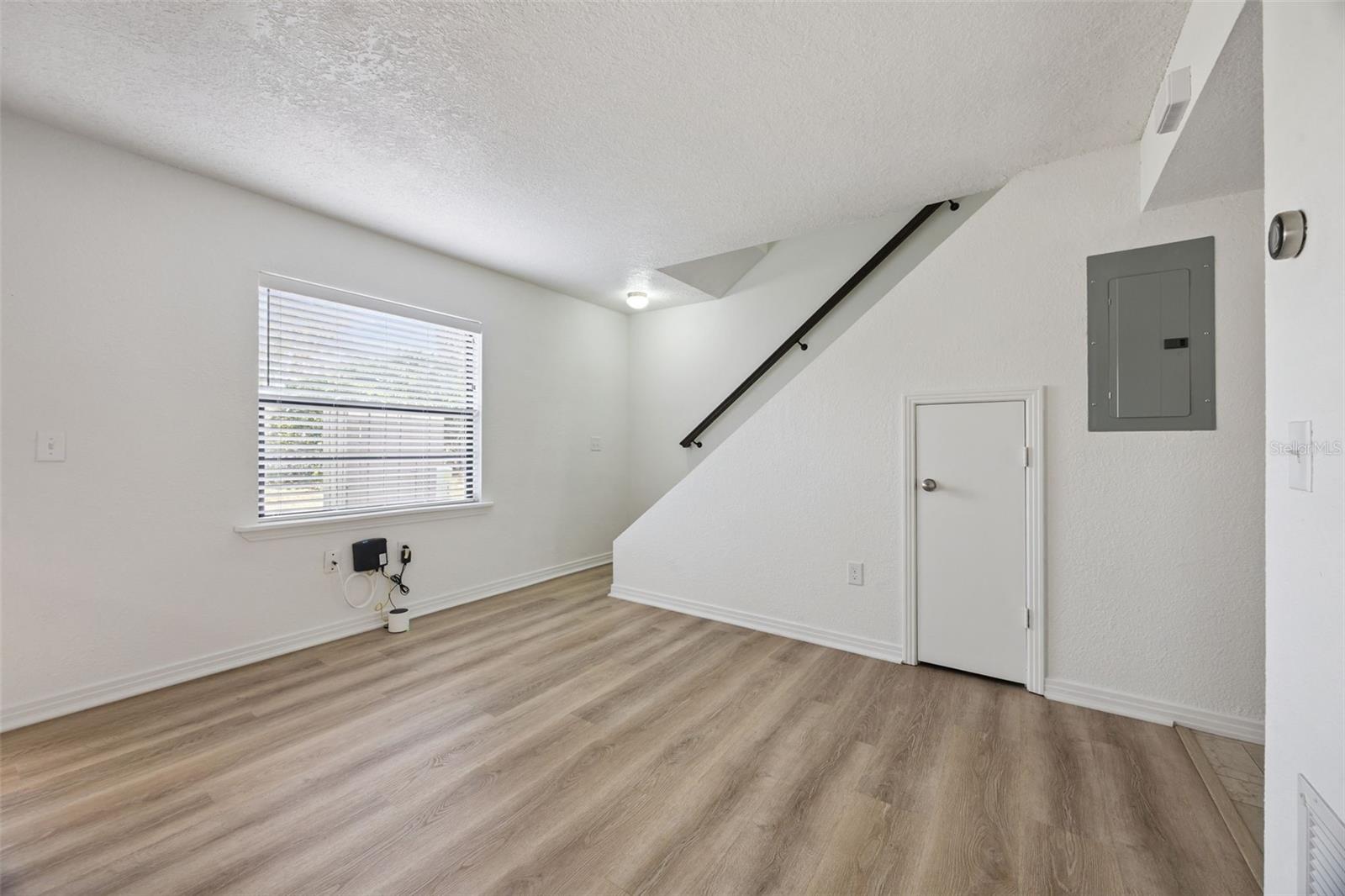 136 TERIWOOD Ct FERN PARK, FL 32730