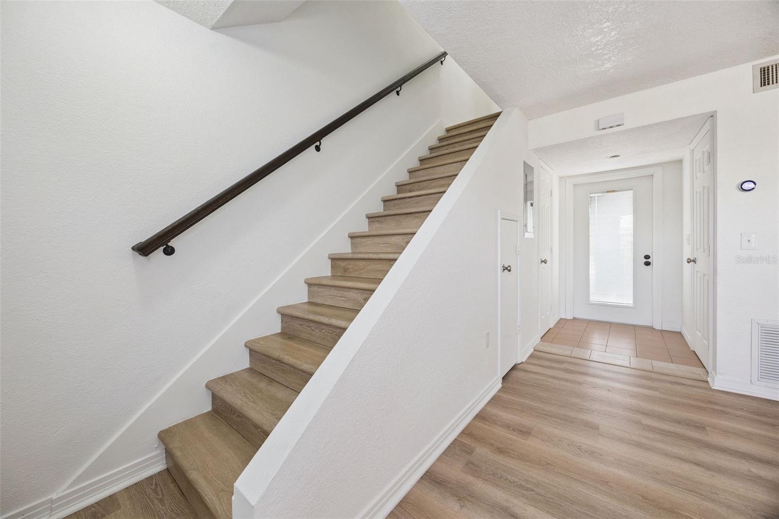 136 TERIWOOD Ct FERN PARK, FL 32730