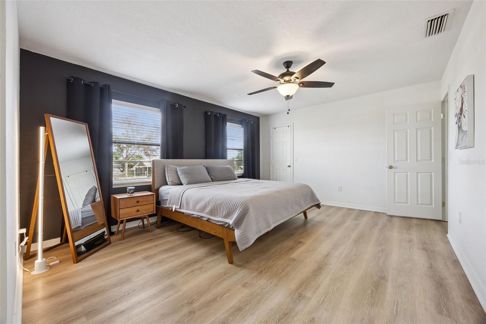 136 TERIWOOD Ct FERN PARK, FL 32730