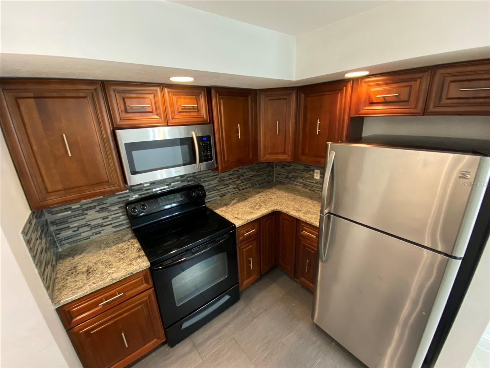 4630 COMMANDER Dr #1012 ORLANDO, FL 32822