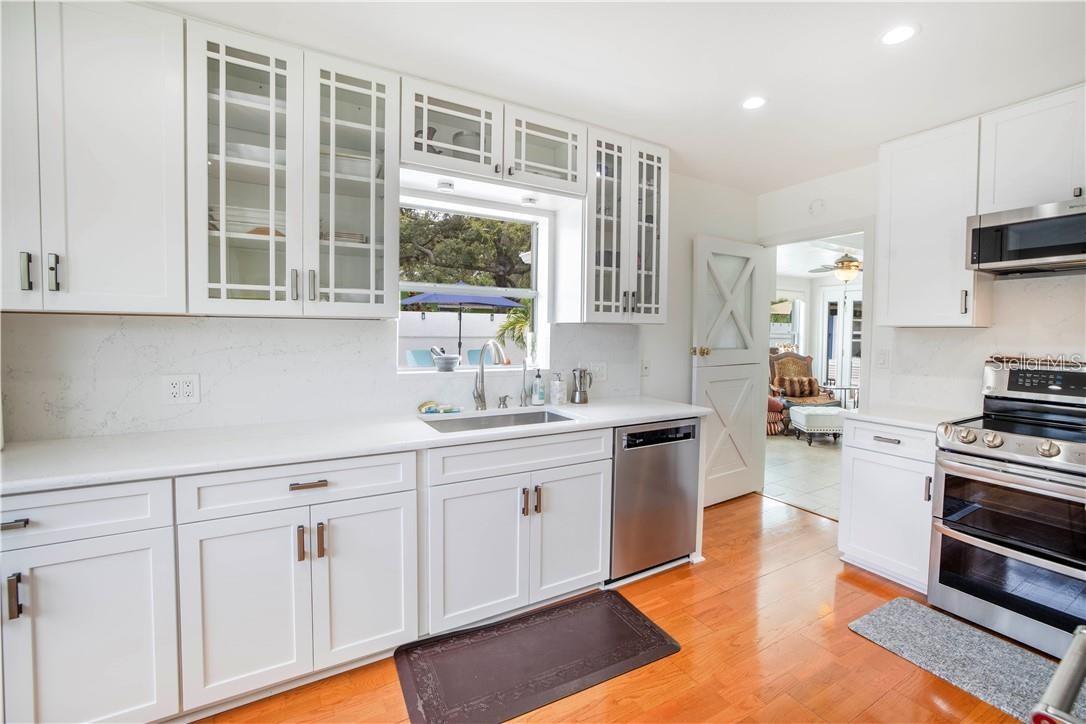 2200 2ND St ST PETERSBURG, FL 33704