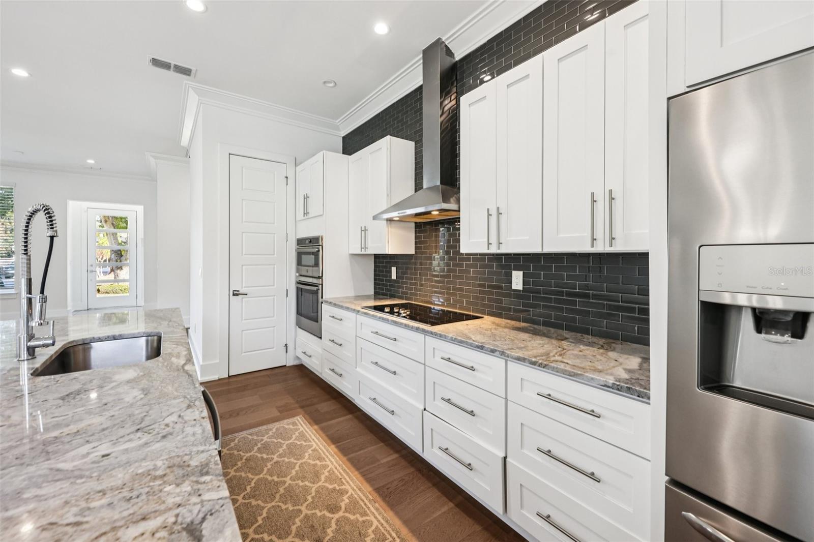 2924 HUNTINGTON St ORLANDO, FL 32803