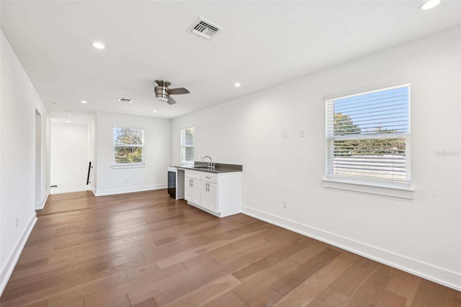 2924 HUNTINGTON St ORLANDO, FL 32803