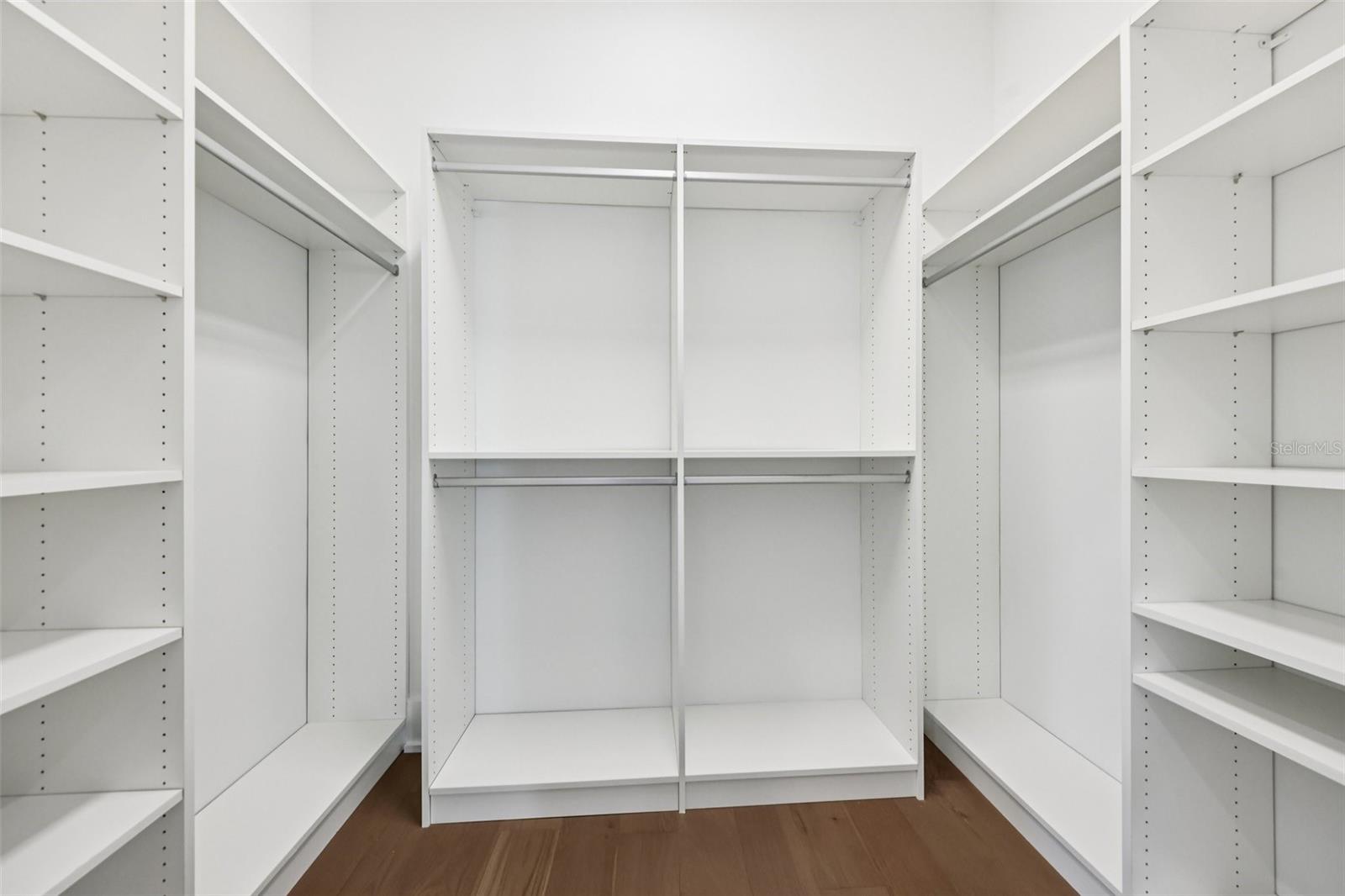 2924 HUNTINGTON St ORLANDO, FL 32803