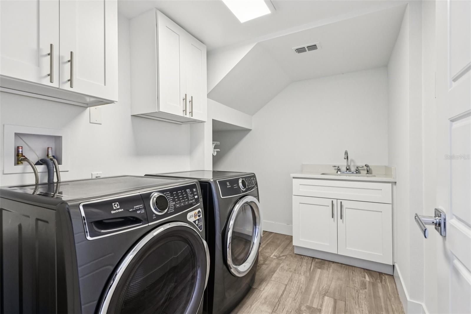 2924 HUNTINGTON St ORLANDO, FL 32803