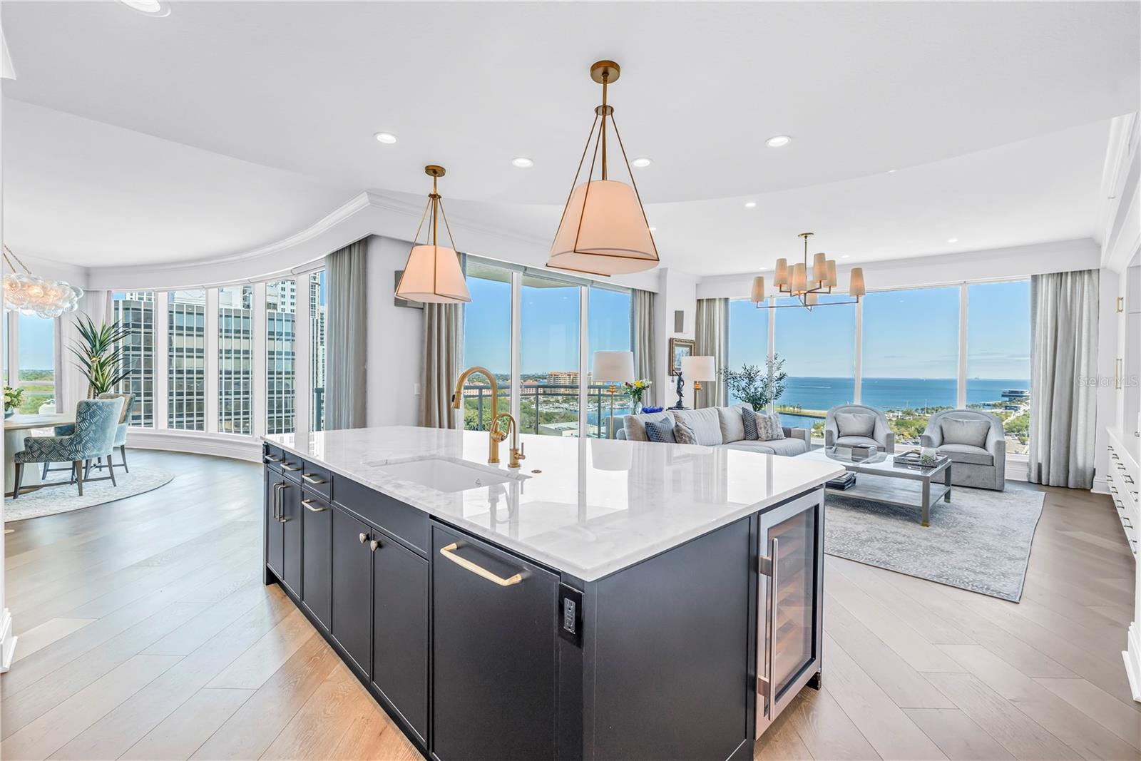 180 Bch Dr #1401 ST PETERSBURG, FL 33701