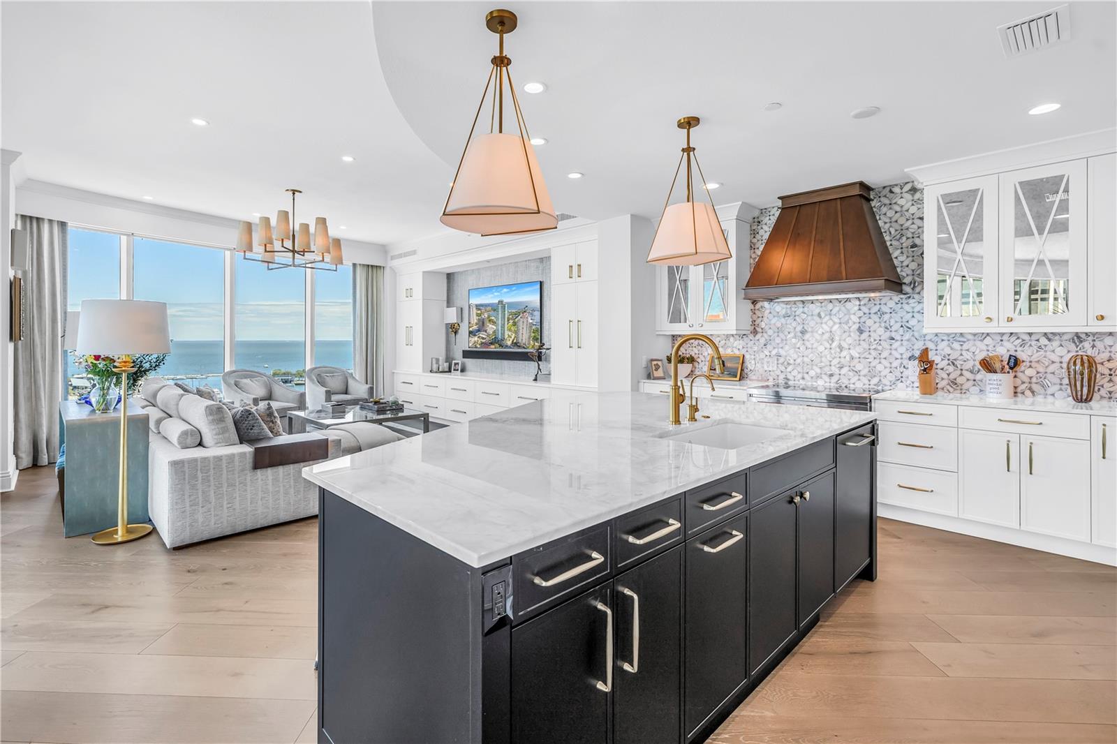 180 Bch Dr #1401 ST PETERSBURG, FL 33701