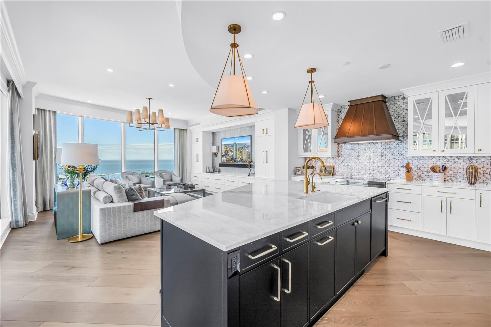 180 Bch Dr #1401 ST PETERSBURG, FL 33701