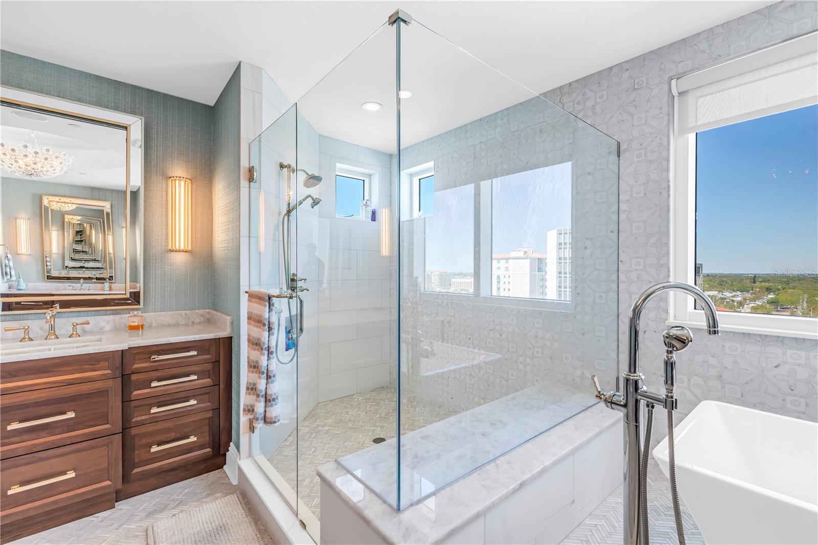 180 Bch Dr #1401 ST PETERSBURG, FL 33701