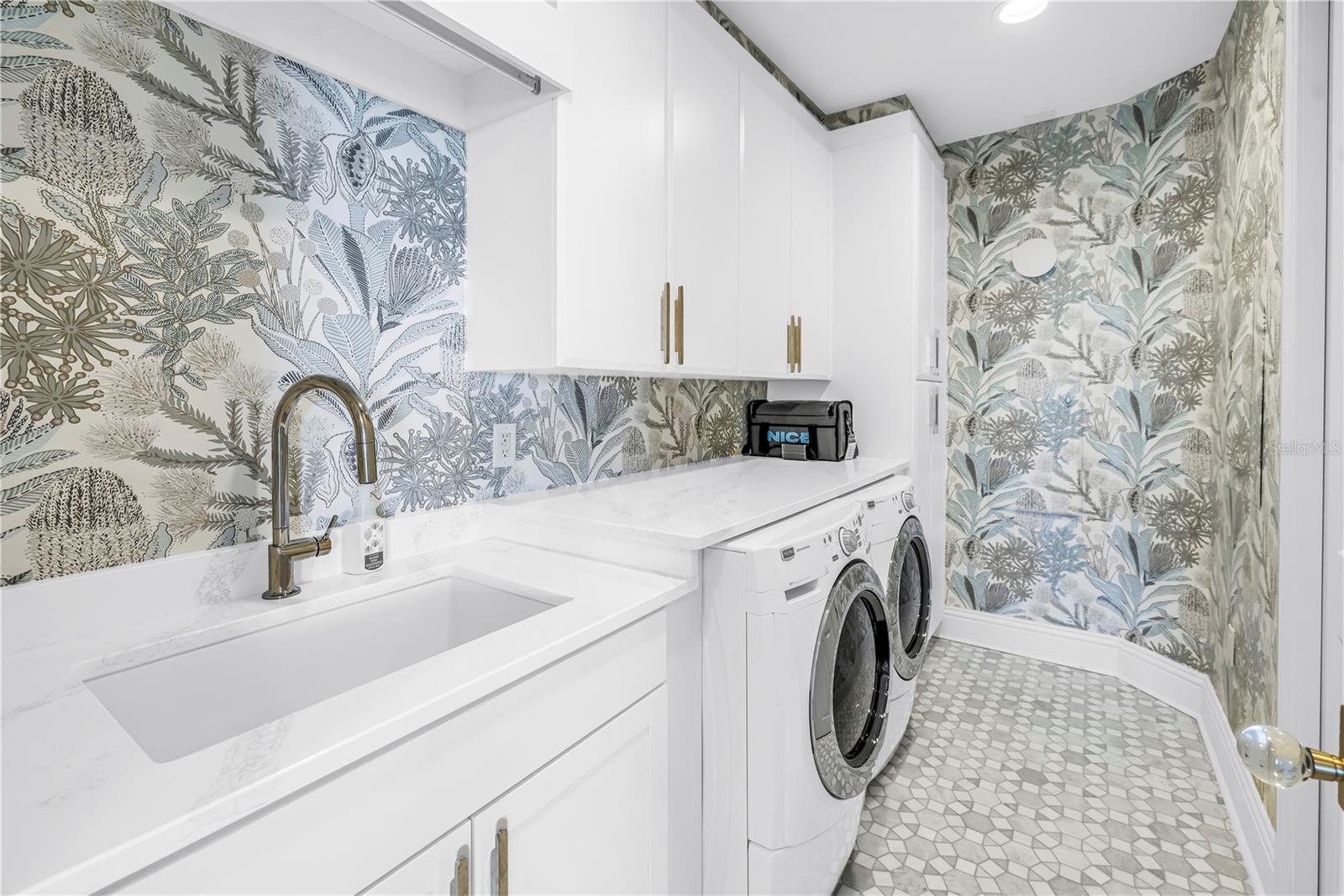 180 Bch Dr #1401 ST PETERSBURG, FL 33701