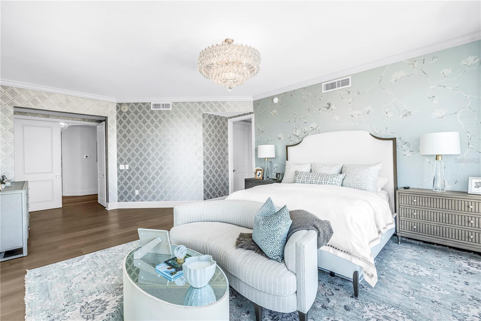 180 Bch Dr #1401 ST PETERSBURG, FL 33701