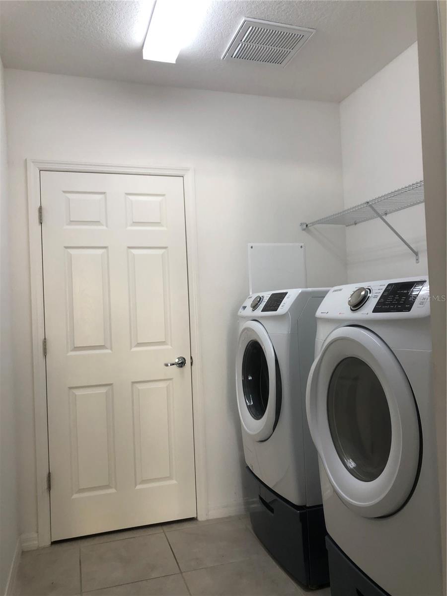 3211 SILVER FIN Way KISSIMMEE, FL 34746