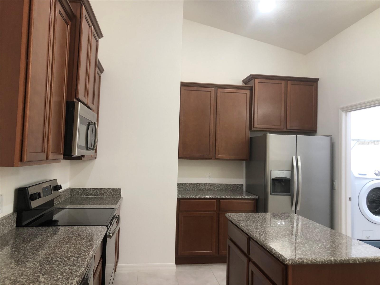 3211 SILVER FIN Way KISSIMMEE, FL 34746