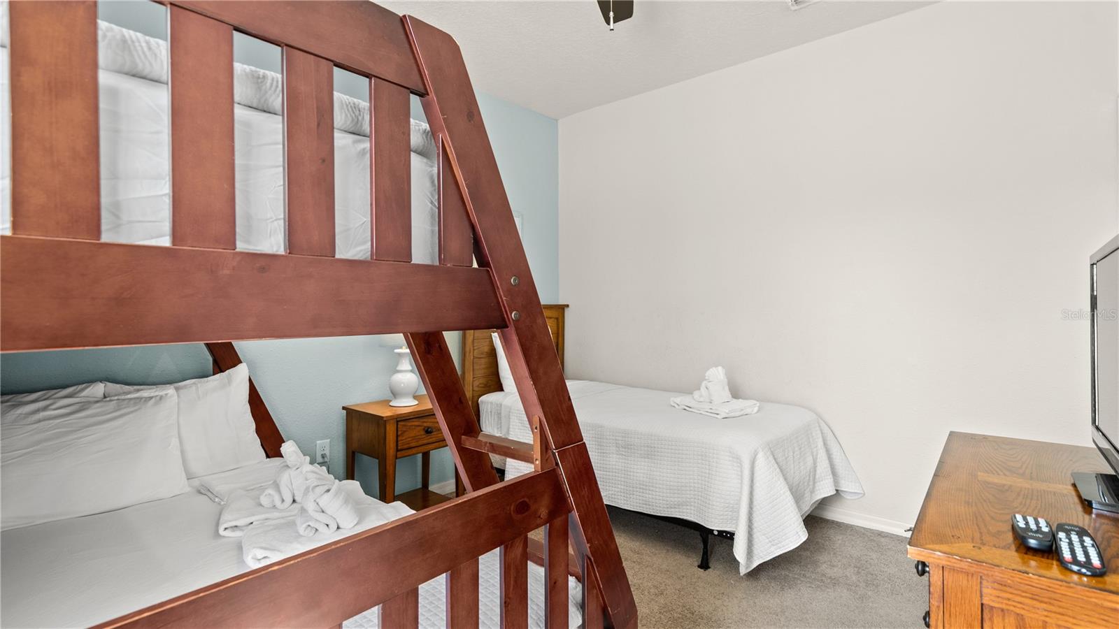 5350 DIPLOMAT Ct #104 KISSIMMEE, FL 34746