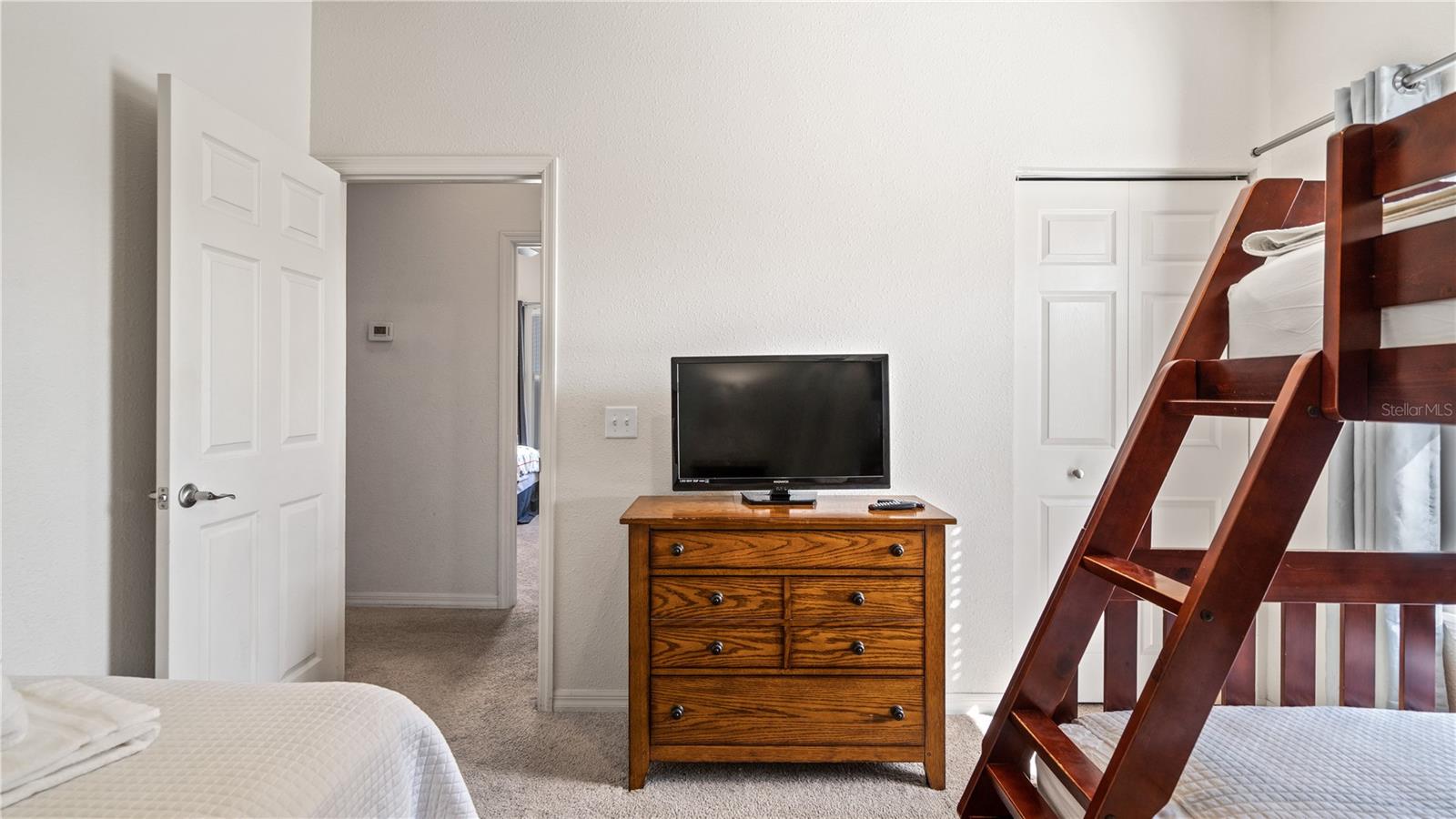 5350 DIPLOMAT Ct #104 KISSIMMEE, FL 34746