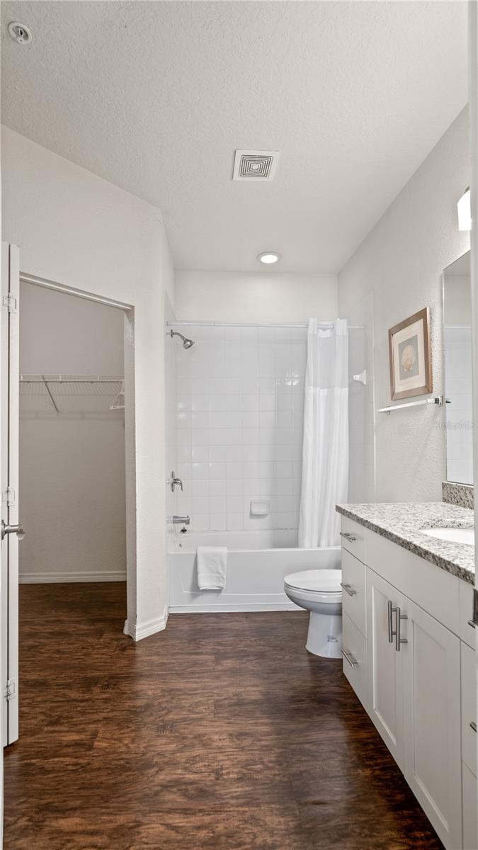 5350 DIPLOMAT Ct #104 KISSIMMEE, FL 34746